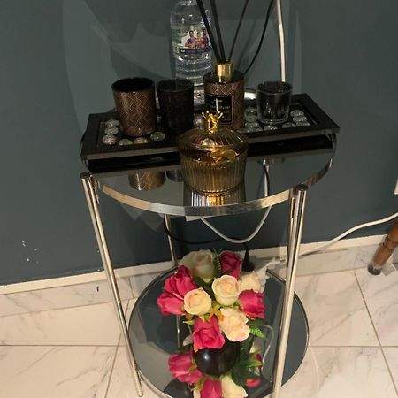 Charmant Studio Dans Maison Apartment Sarcelles Ngoại thất bức ảnh